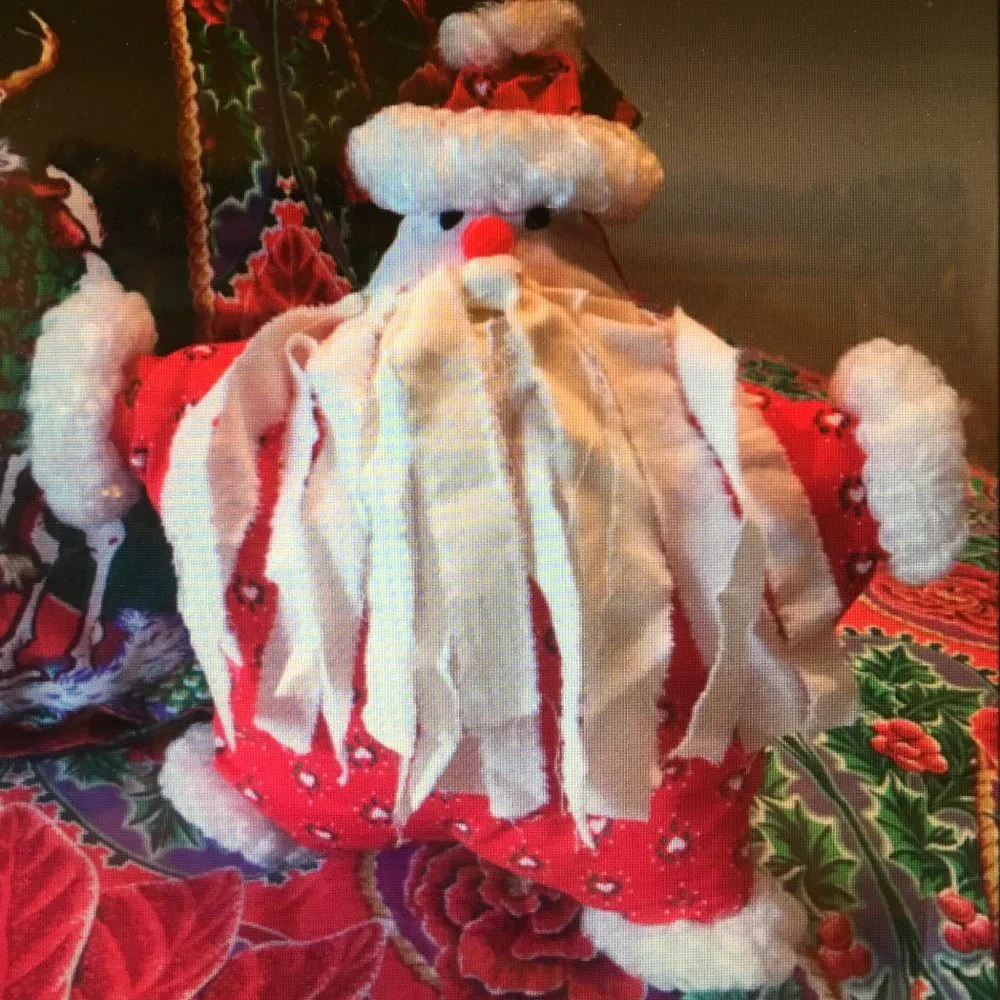 🎉HP🎉 Santa Accent Holiday Pillow Red, Green and White in the Shape of a Star